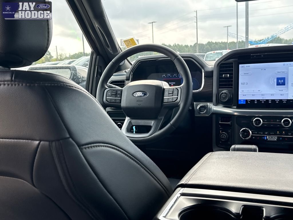 Used 2025 Silver Ford Lariat image 31