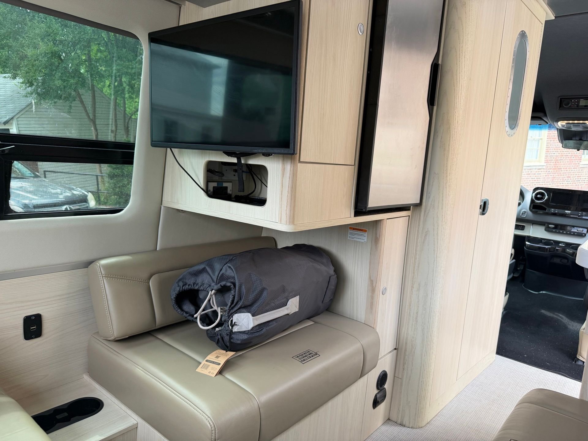 Used 2022  Mercedes-Benz AIRSTREAM INTERSTATE 19 image 33
