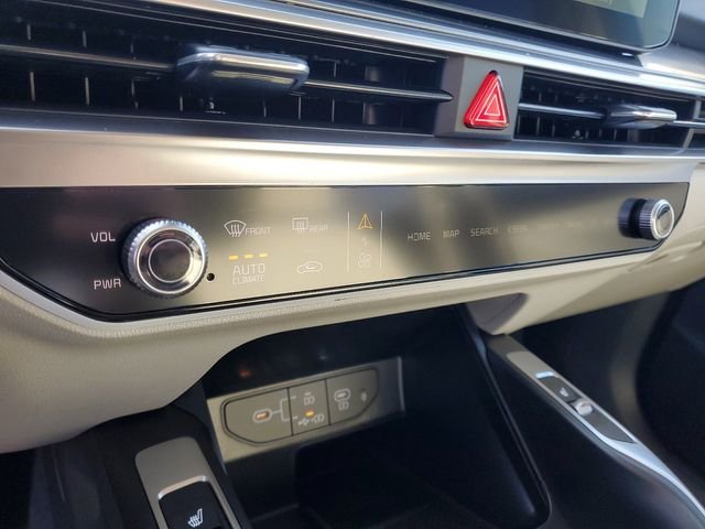 2025 Kia Sorento EX - Photo 18