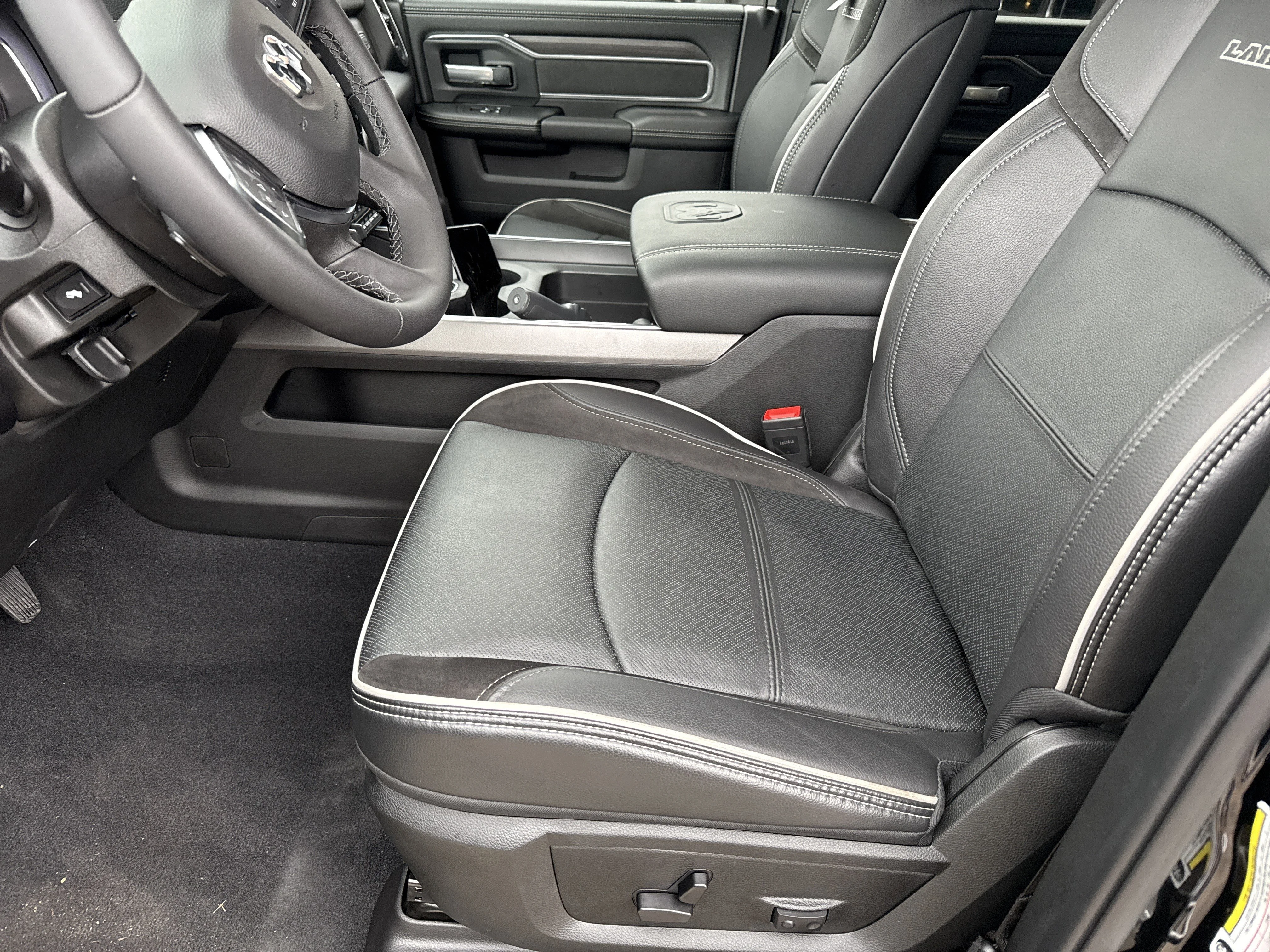 2025 RAM 2500 Laramie - Photo 9
