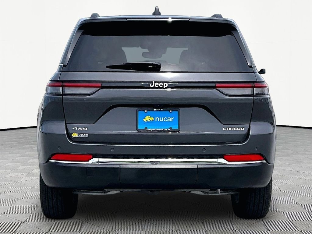 Used 2024 Baltic Gray Metallic Clearcoat Jeep Laredo X image 5