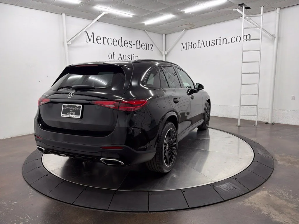 New 2027 Black Mercedes-Benz GLC 300 image 7