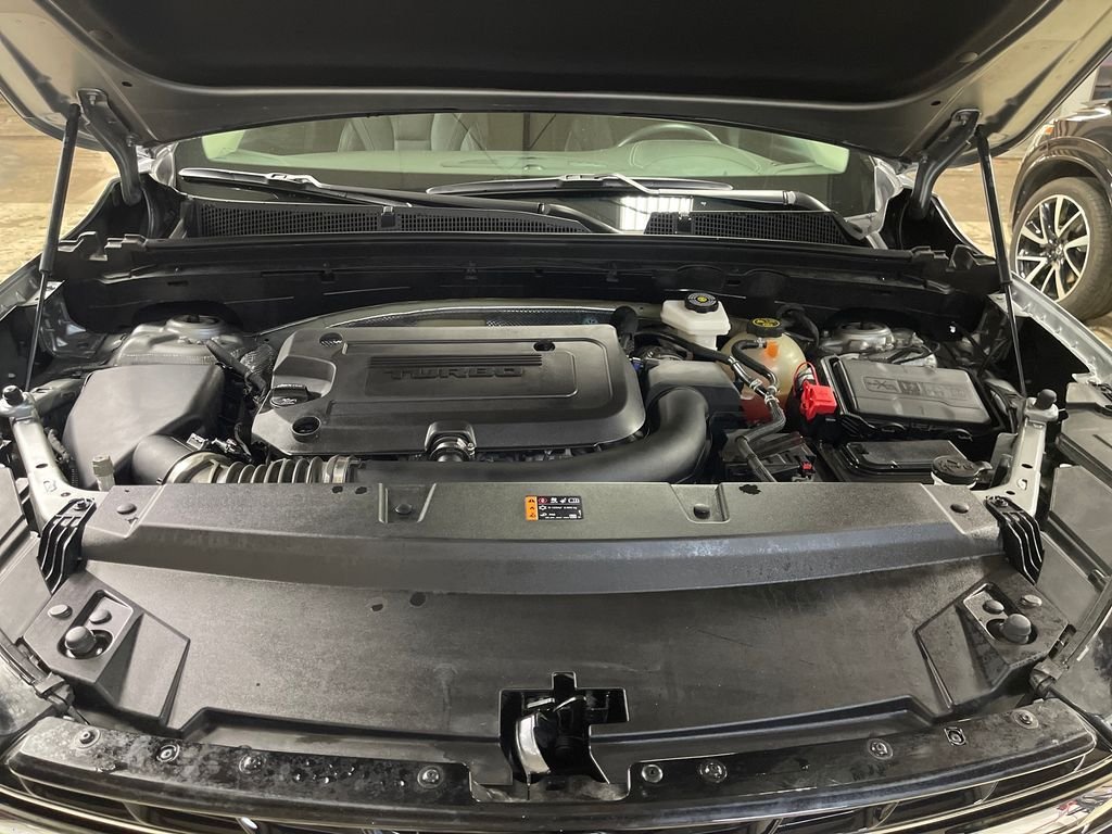 Used 2023 Gray Buick Essence image 10