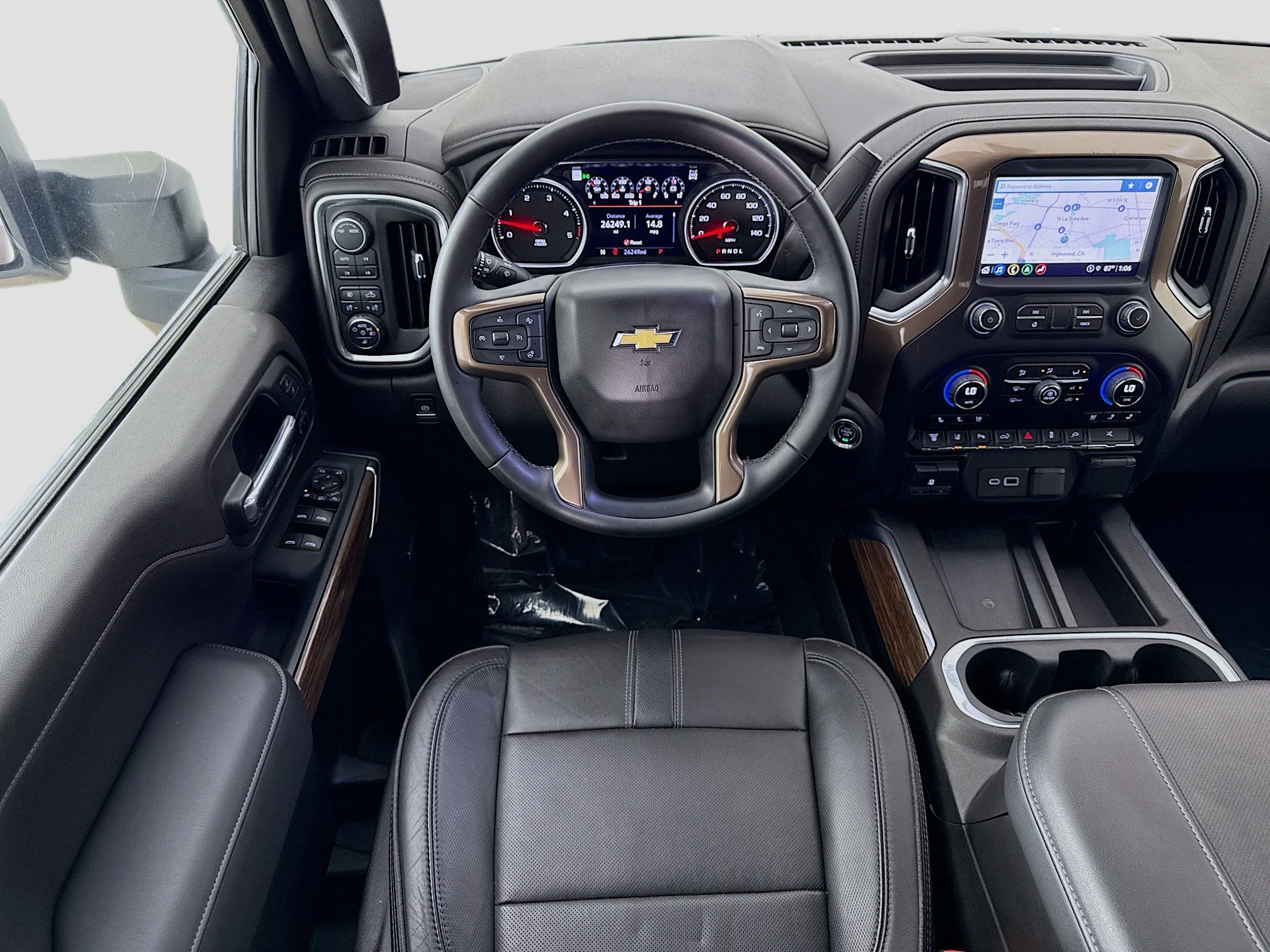 Used 2023 Iridescent Pearl Tricoat Chevrolet High Country image 25