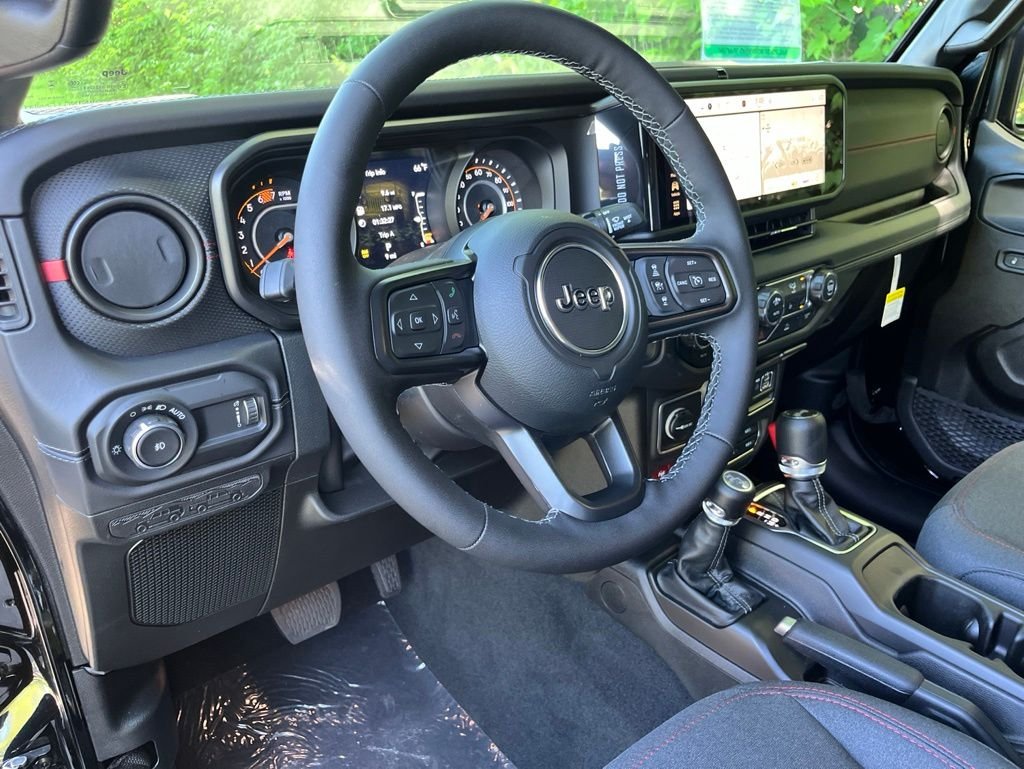 New 2026 Black Clear-Coat Exterior Paint Jeep Rubicon image 3