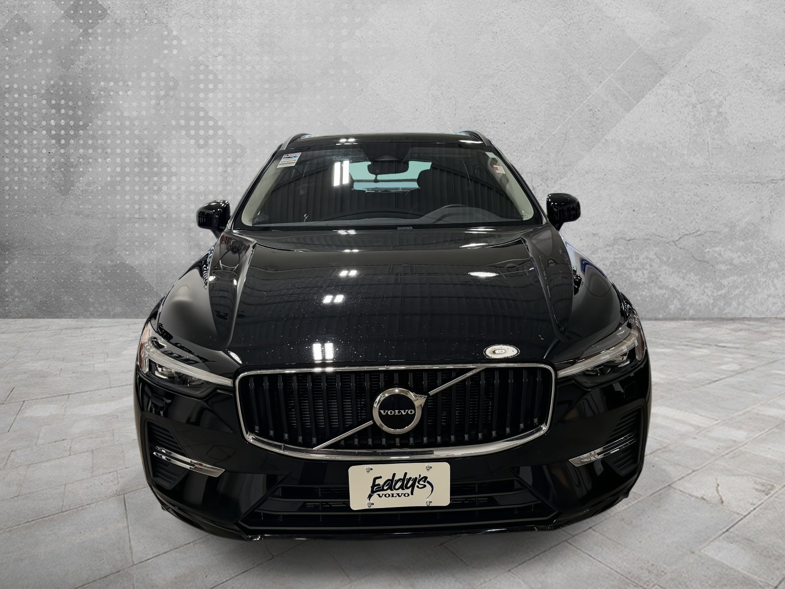 Used 2023 Onyx Black Metallic Volvo Core image 2