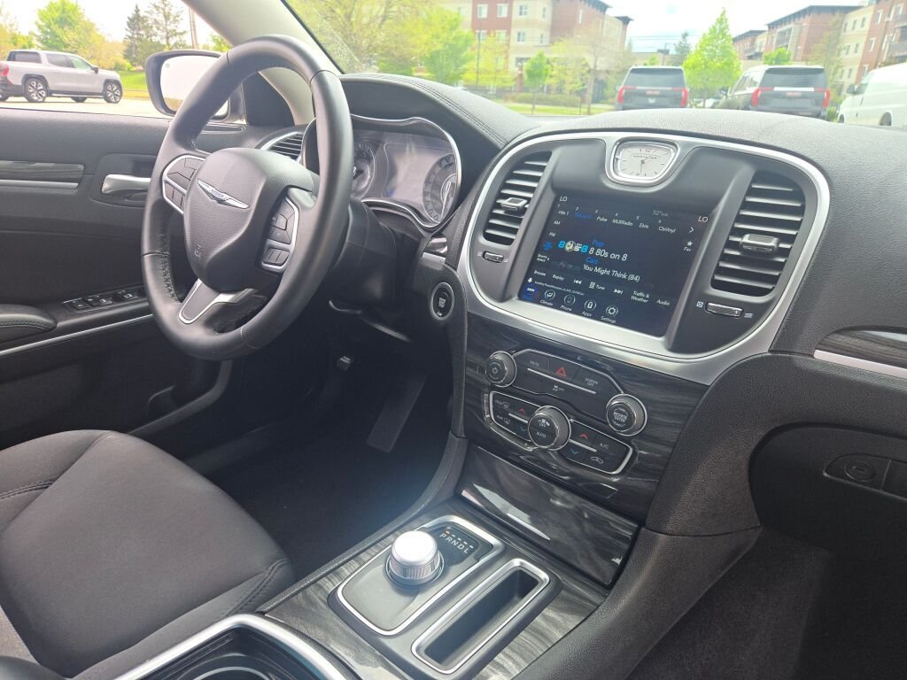 Used 2021 Silver Chrysler Touring image 8