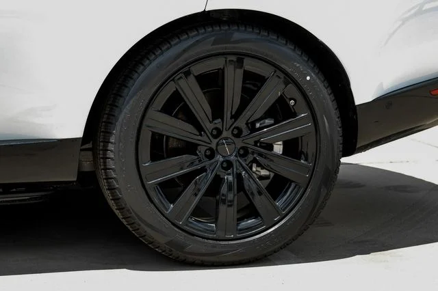 2026 Land Rover Range Rover SE - Photo 74