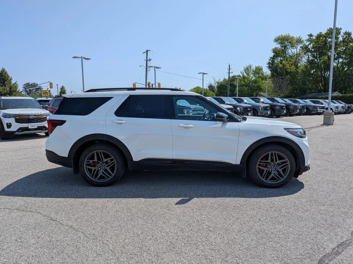 Used 2025 White Ford ST image 4