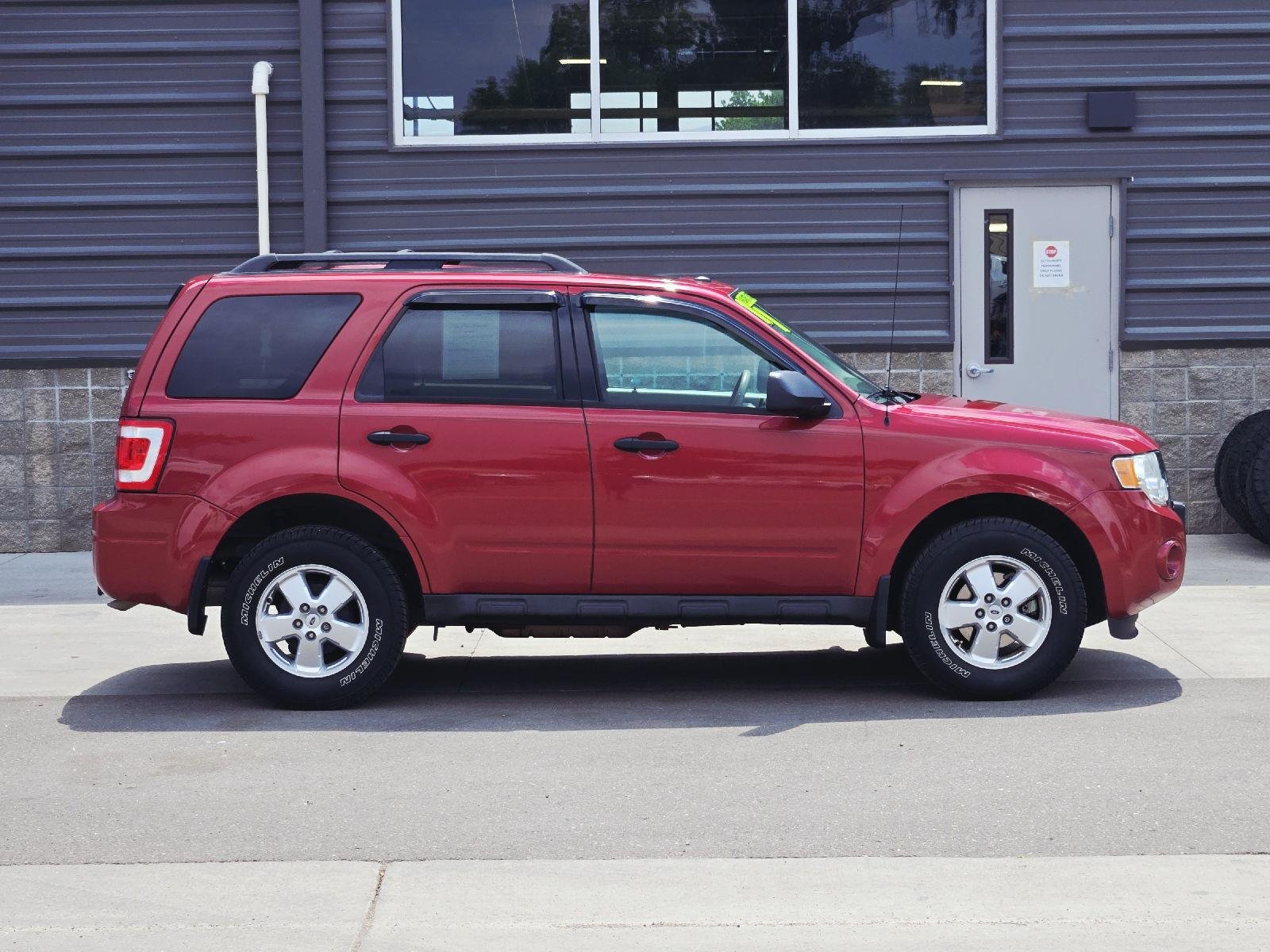 Used 2011 Sangria Red Metallic Ford XLT image 7