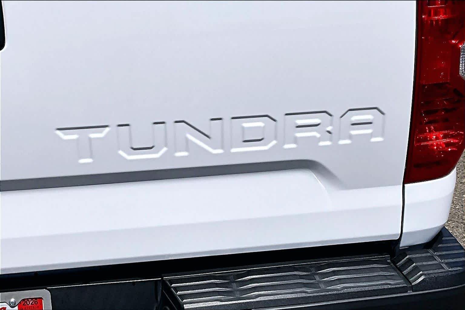 Used 2018 Super White Toyota SR image 9