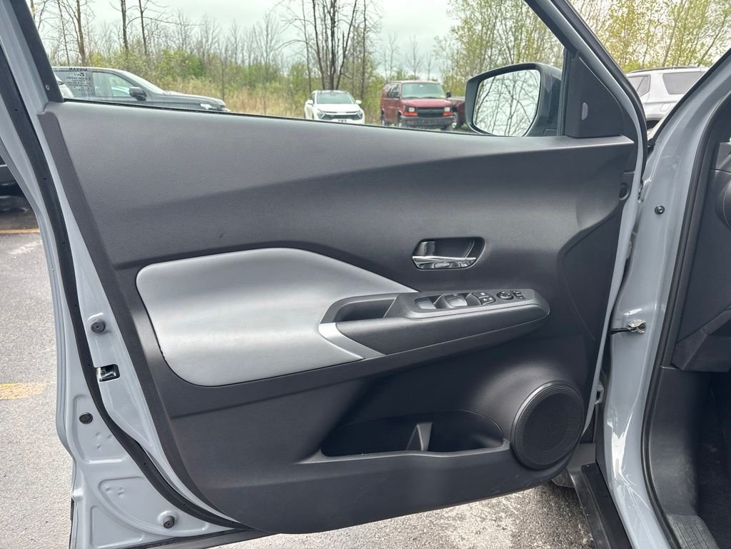 Used 2024 Gray Nissan SR image 10