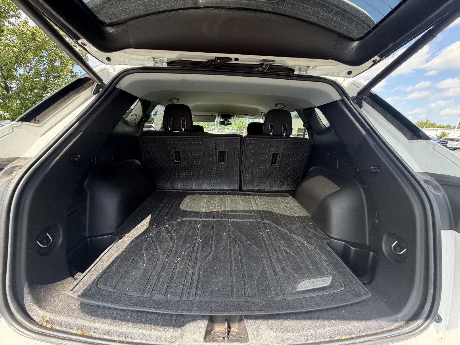 Used 2021 Summit White Chevrolet LT image 14