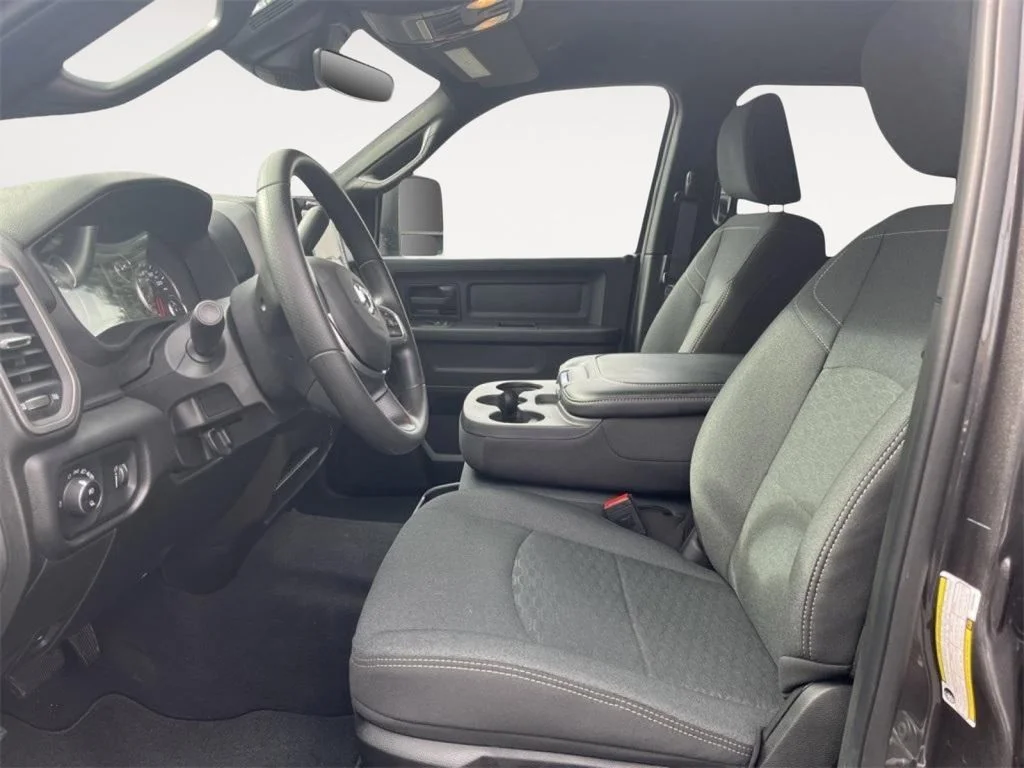 2025 RAM 2500 Tradesman - Photo 10