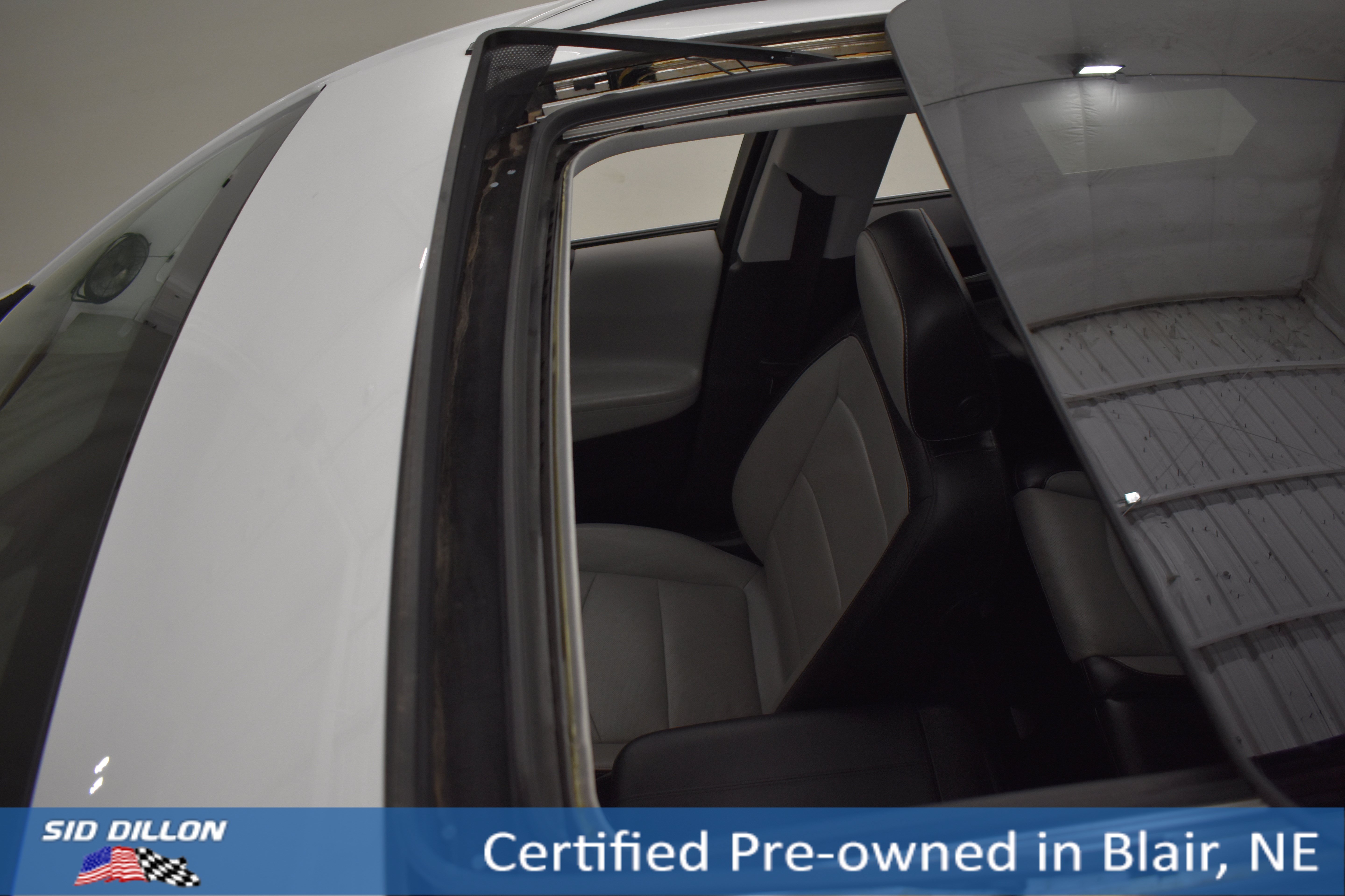Used 2021 Summit White Chevrolet Premier image 8
