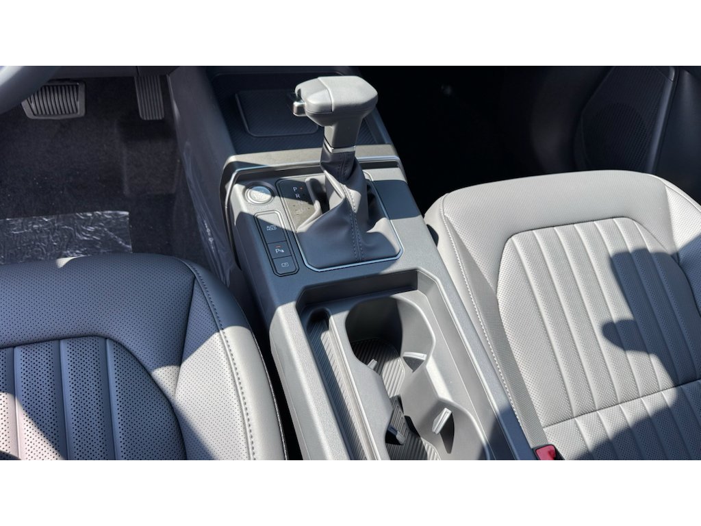 New 2027 Terrain Brown Kia X-Line S image 22