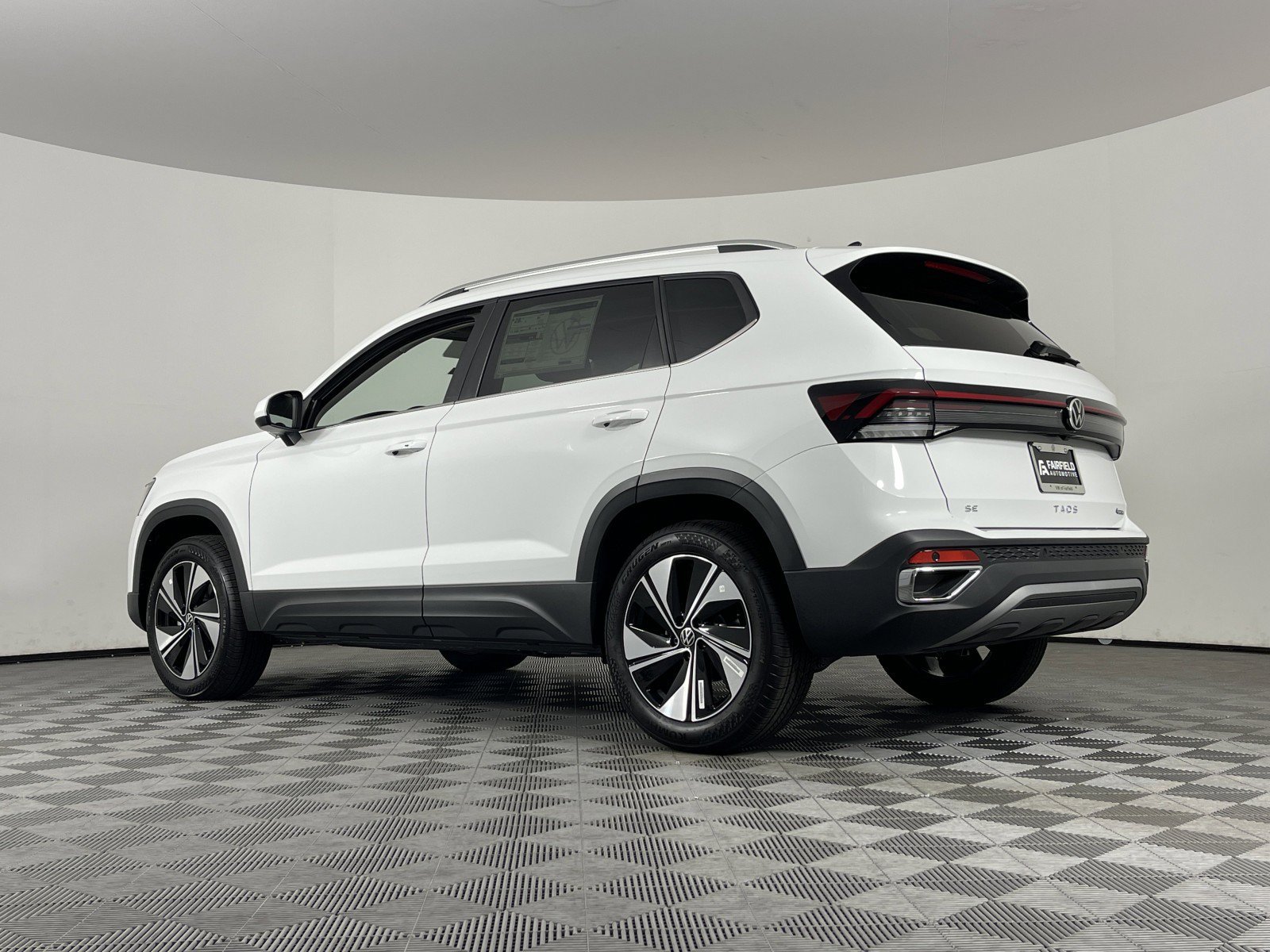 2025 Volkswagen Taos SE - Photo 11