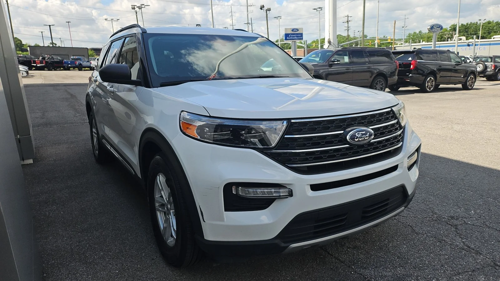 Used 2023 White Ford XLT image 6