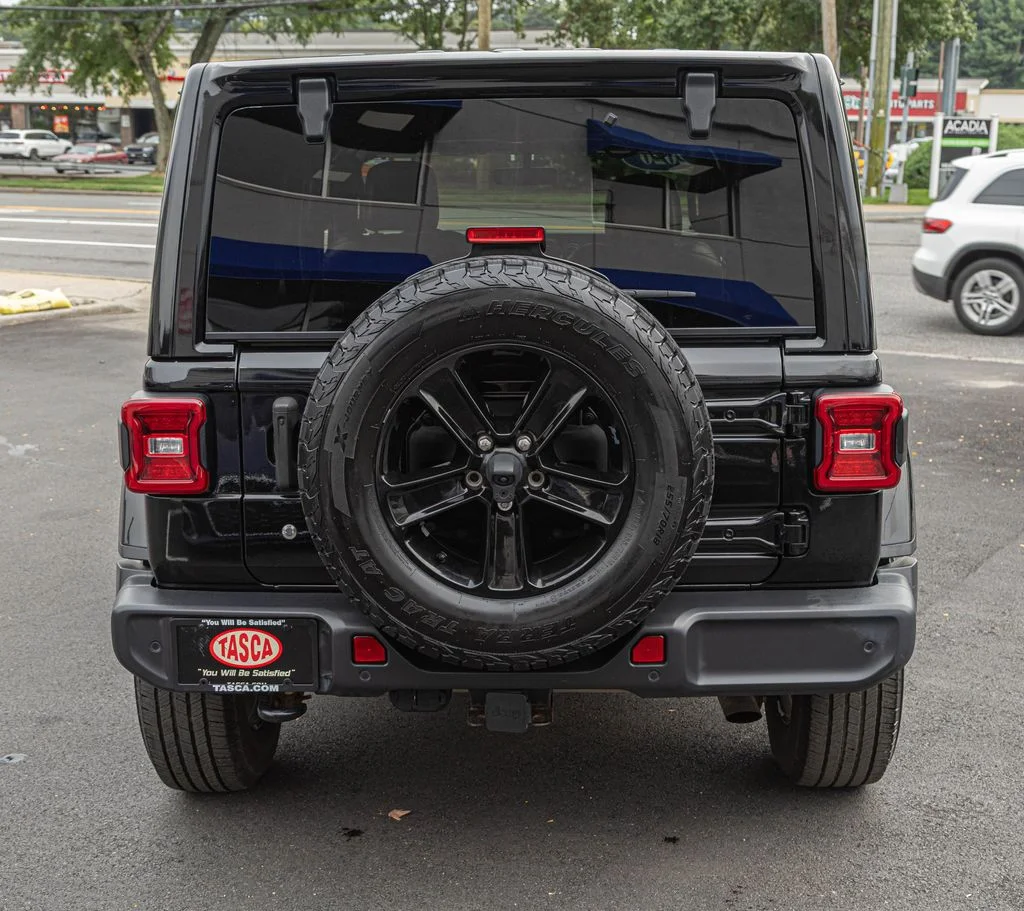 Used 2020 Black Jeep Unlimited Sahara Altitude image 5