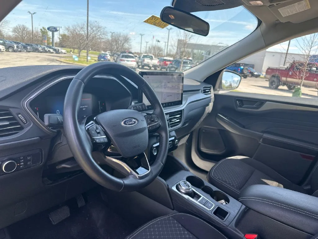 Used 2023 Black Ford Active image 15
