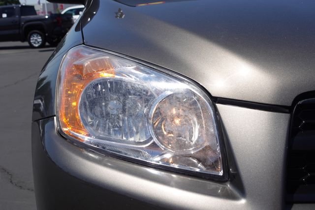 Used 2012 Brown Toyota Base image 6