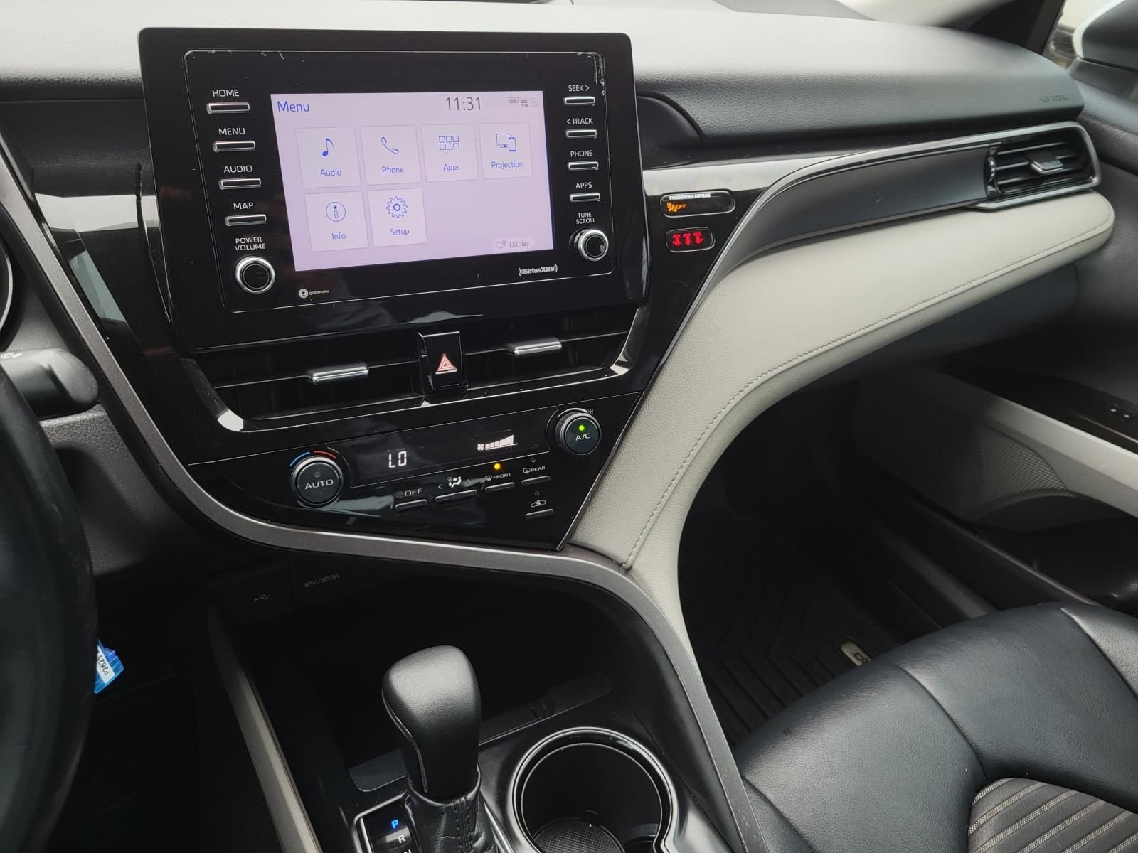 Used 2024 Ice Cap Toyota SE image 21