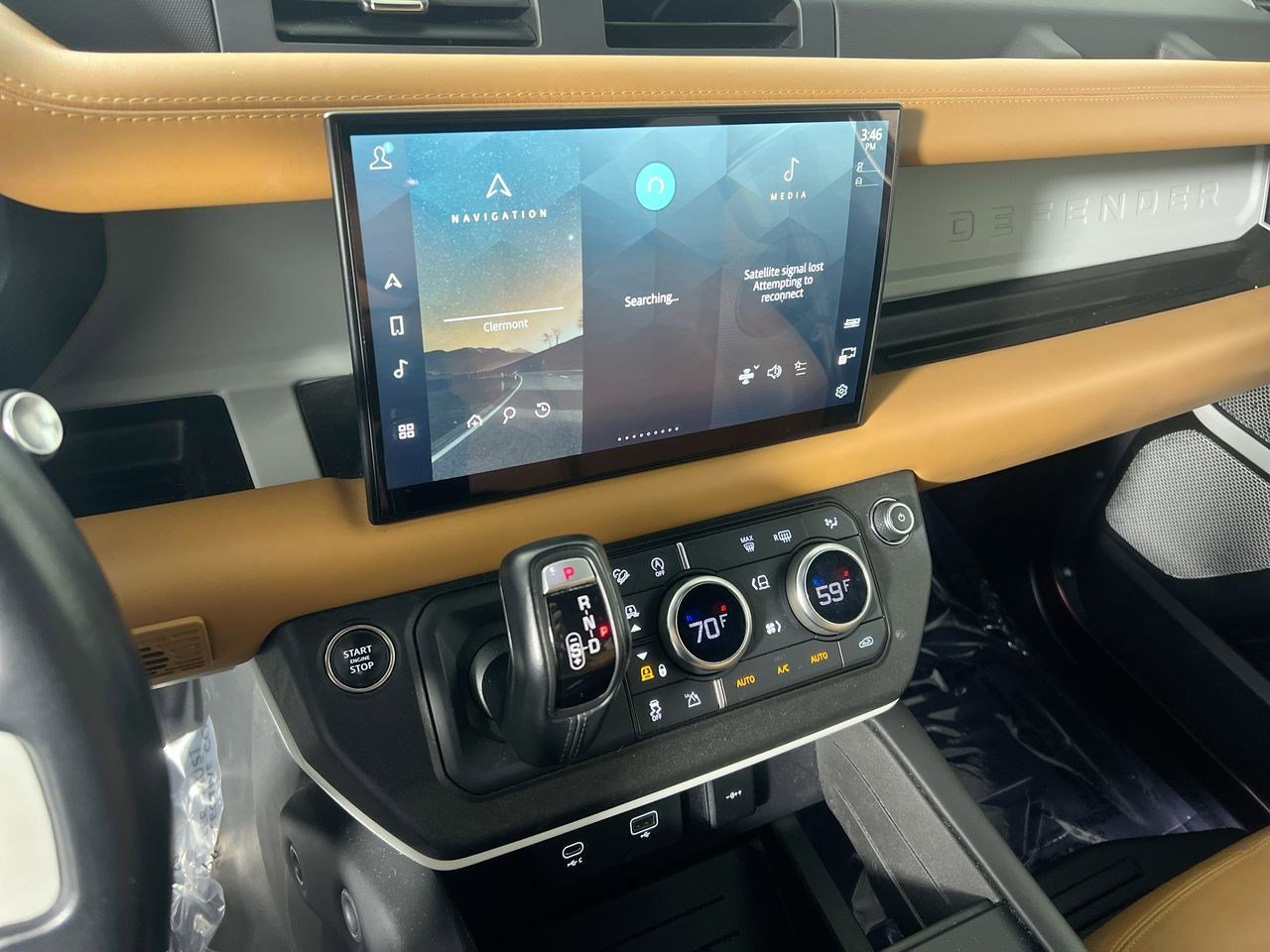 2023 Land Rover Defender SE - Photo 24