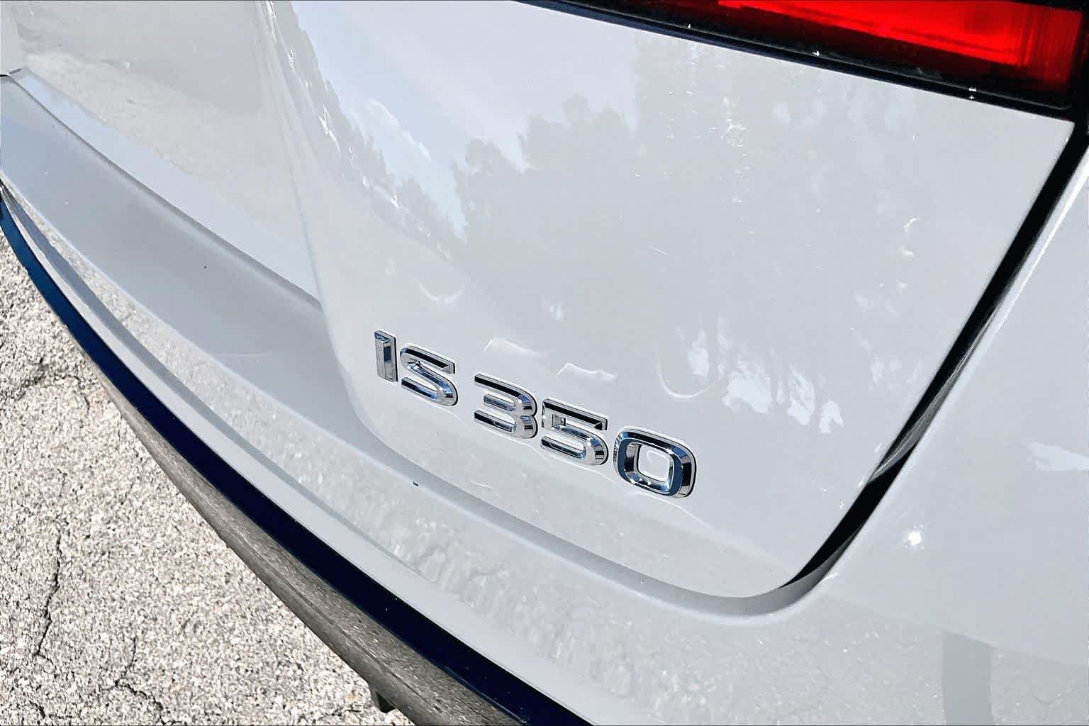 Used 2025 Incognito Lexus F SPORT Design image 9