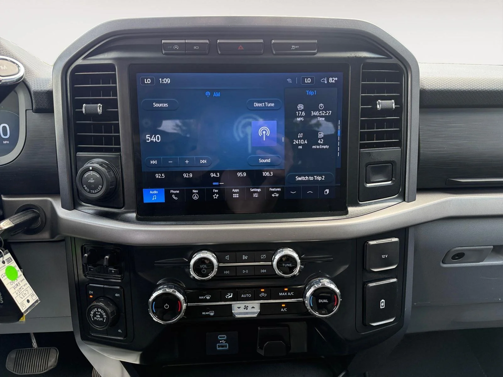 Used 2024 Iconic Silver Ford XLT image 14