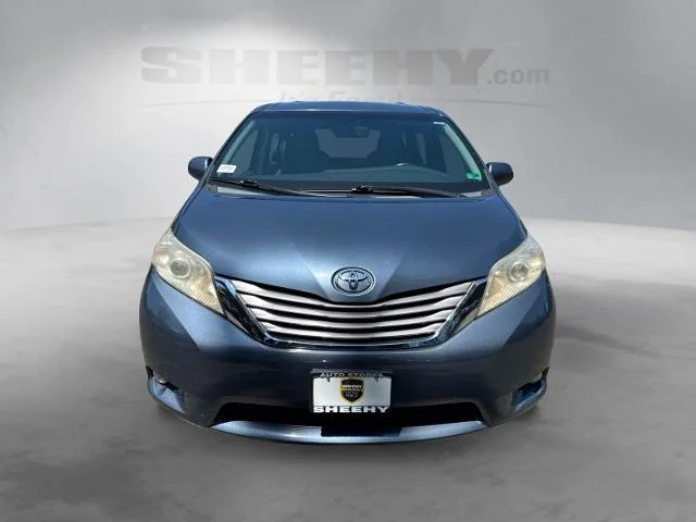 Used 2015 Shoreline Blue Pearl Toyota  image 17