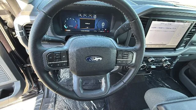 2025 Ford F-150 XLT - Photo 18