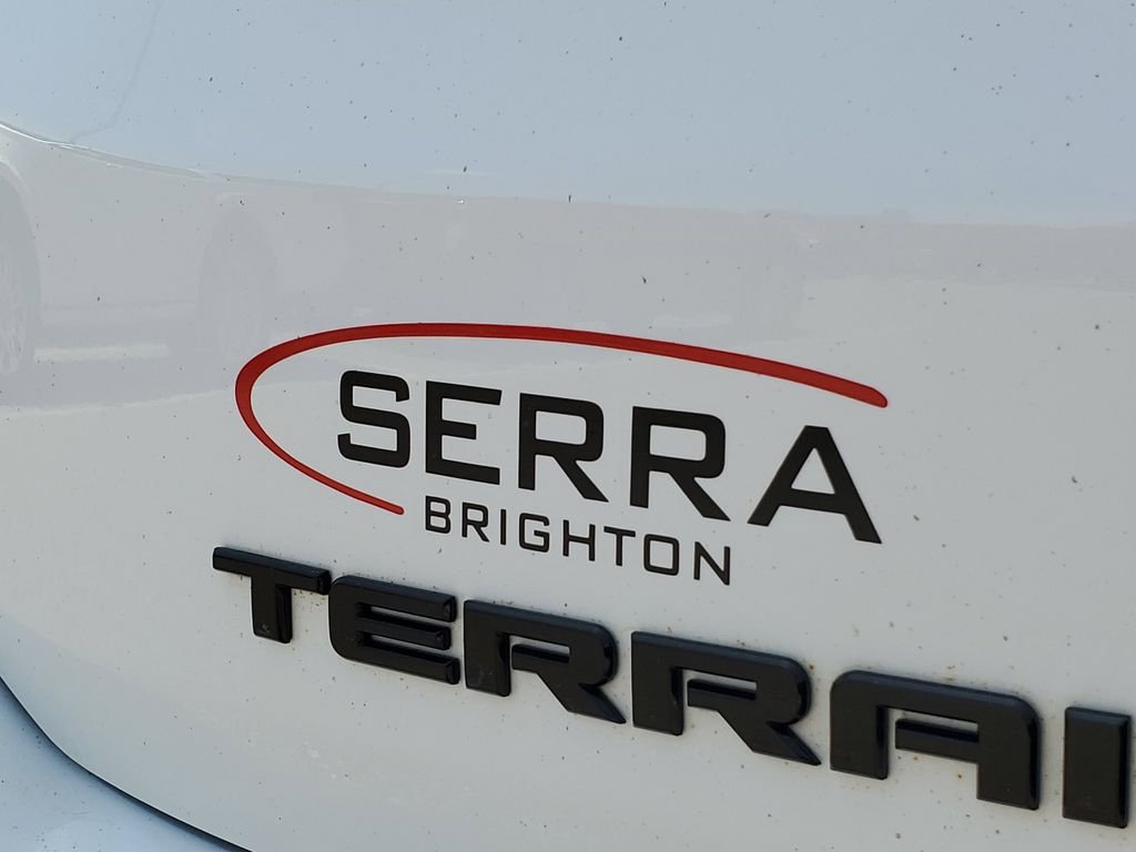 Used 2021 White GMC SLE image 32