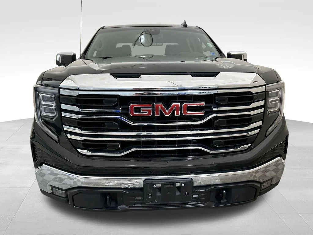 Used 2025 Black GMC SLT image 10
