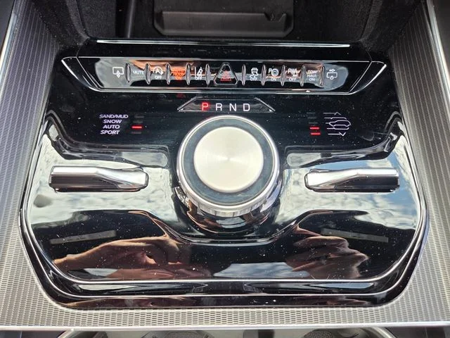 2025 Jeep Grand Wagoneer L Series II - Photo 25