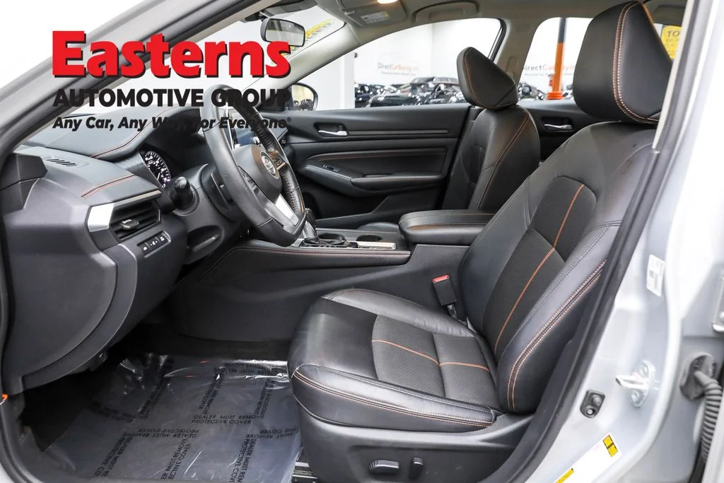 Used 2022 Silver Nissan 2.5 SR image 14
