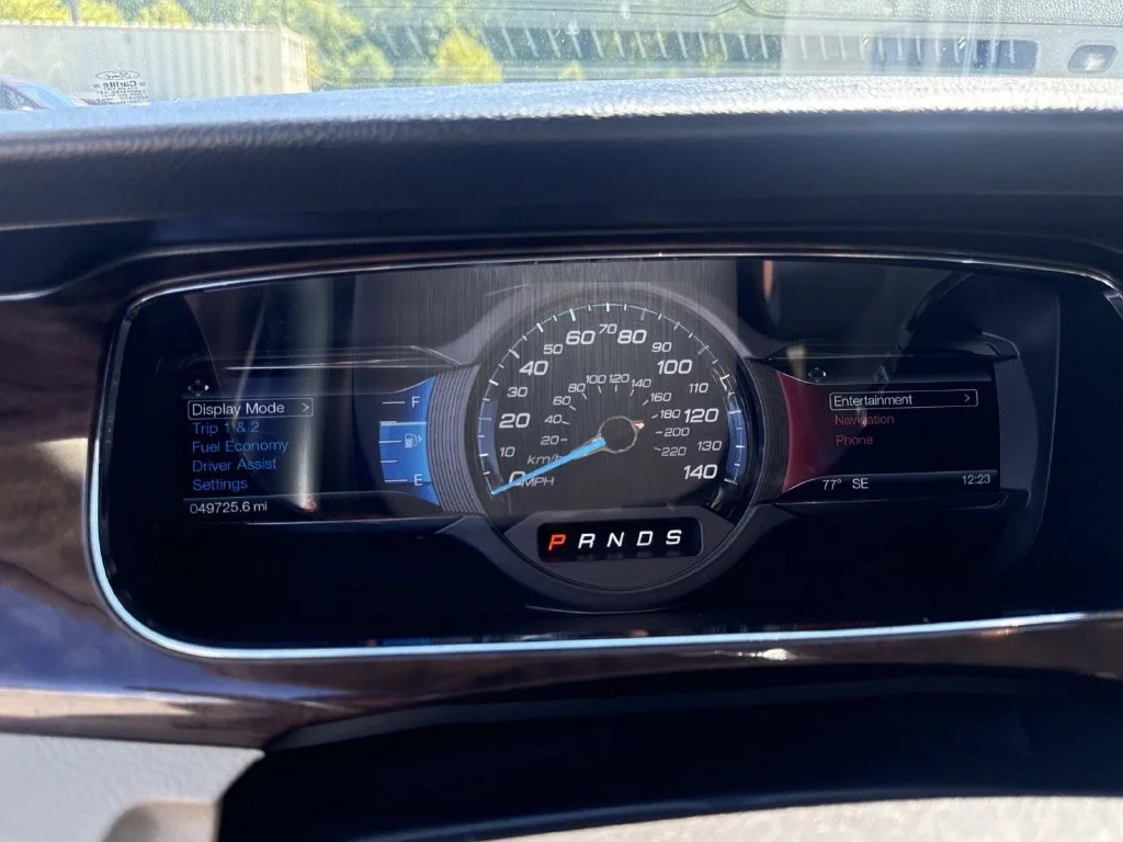 Used 2018 White Ford Limited image 18