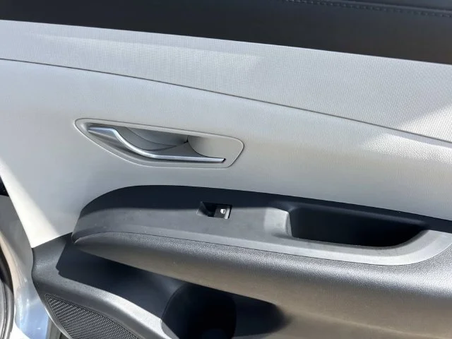 Used 2025 Silver Hyundai SEL image 32