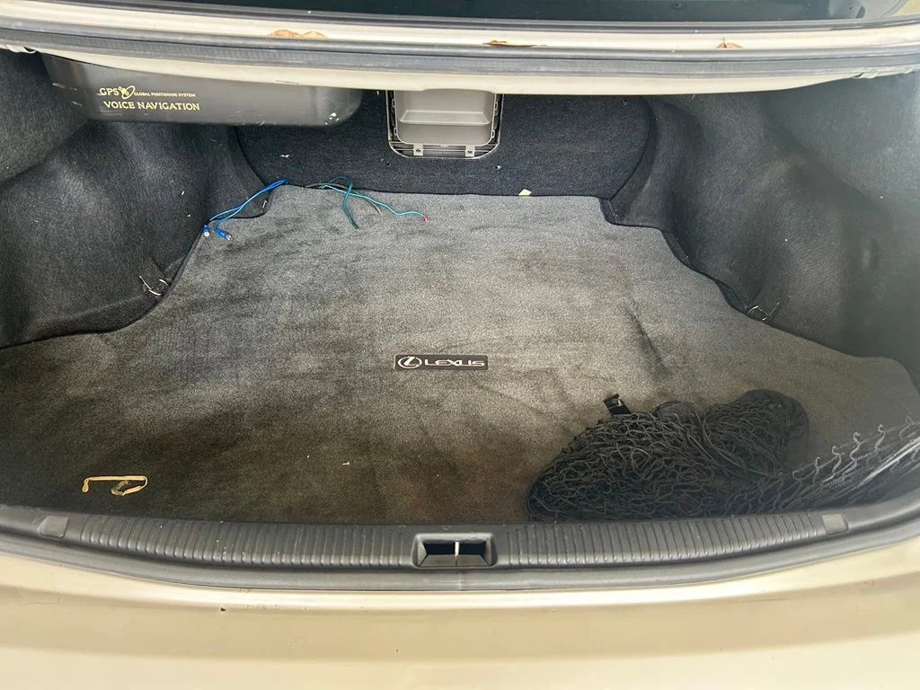 Used 2002  Lexus 300 image 34