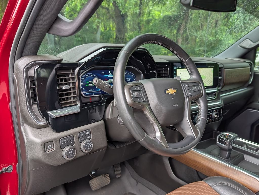 Used 2023 Red Chevrolet High Country image 33