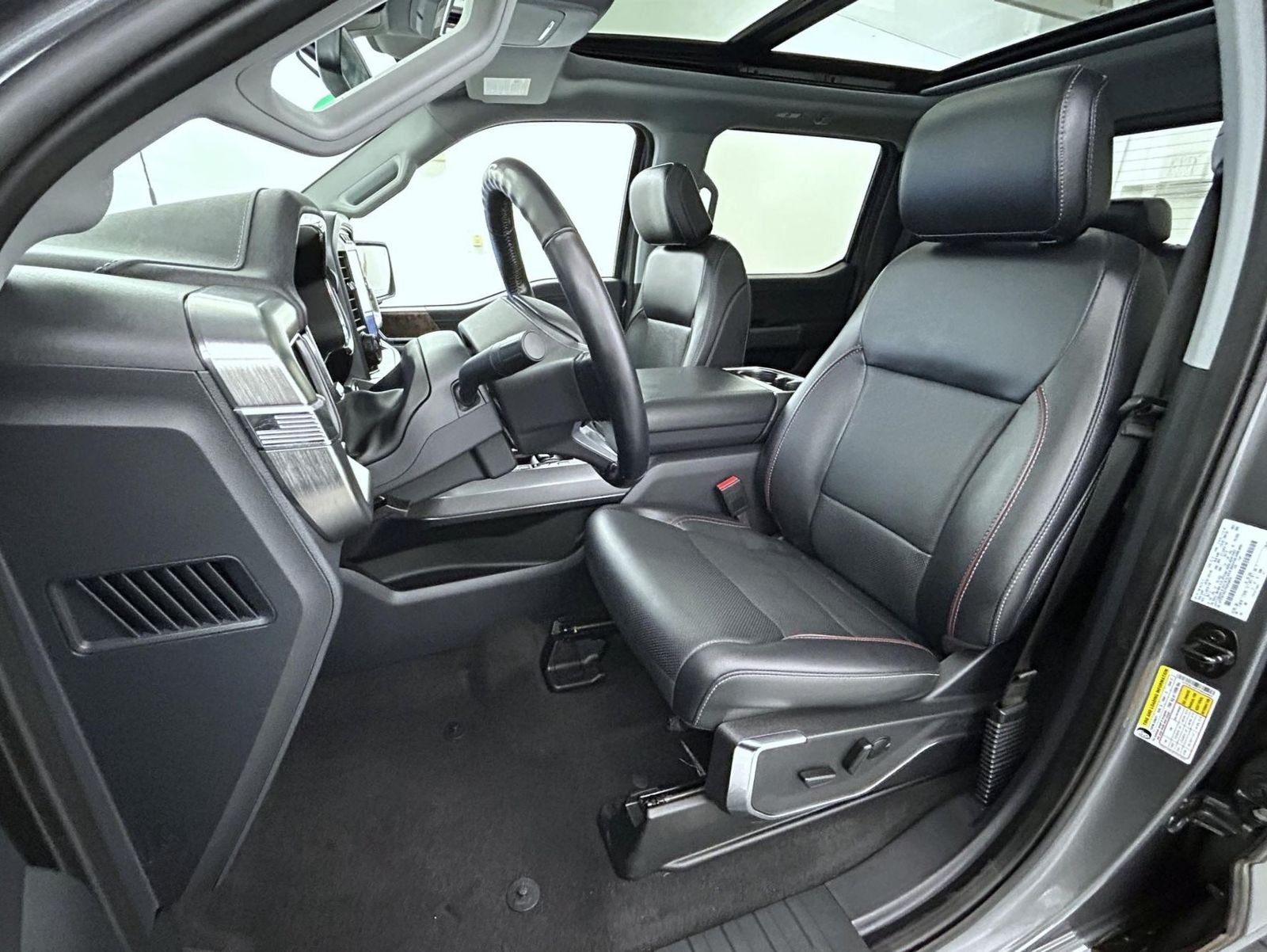 Used 2023 Gray Ford Lariat image 10