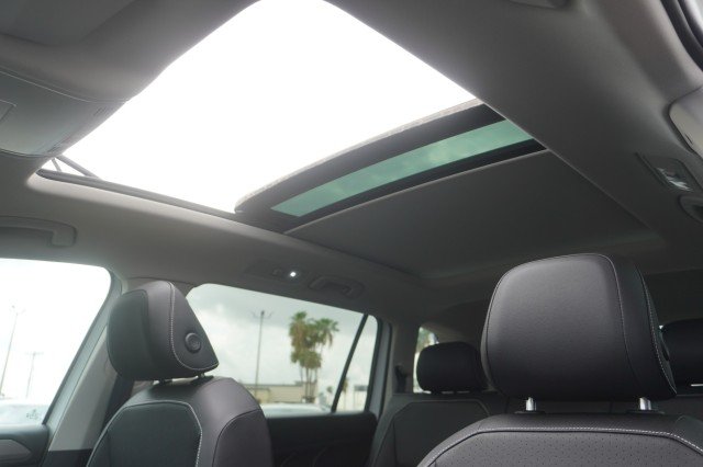 Used 2023 WHITE Volkswagen SE image 20