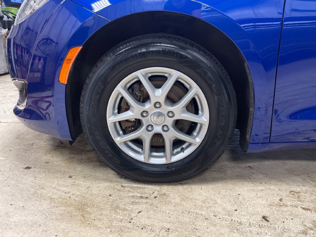 Used 2020 Blue Chrysler Touring image 11