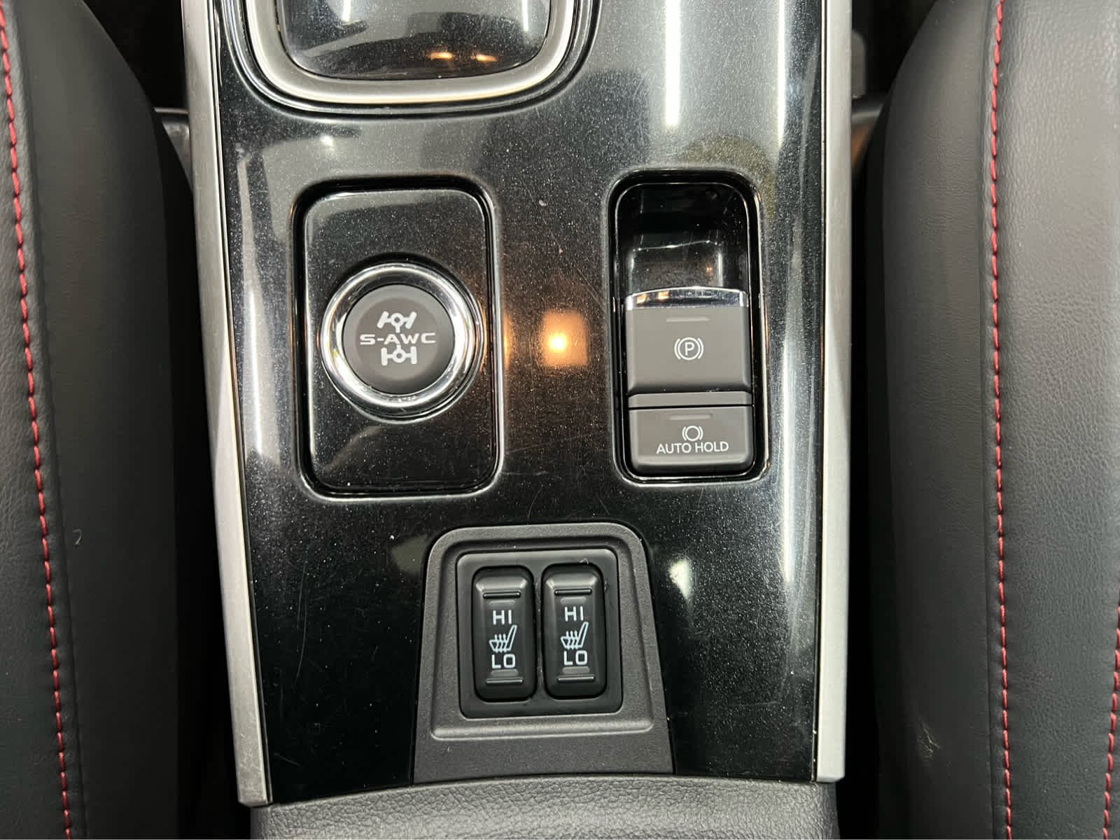 Used 2020 Pearl White Mitsubishi LE image 3