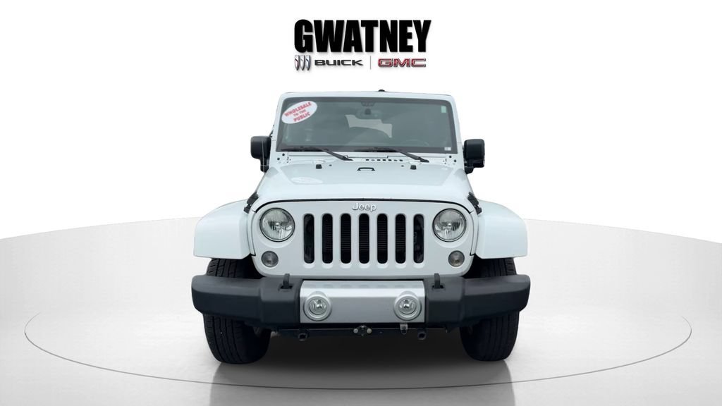 Used 2014 White Jeep Sahara image 8