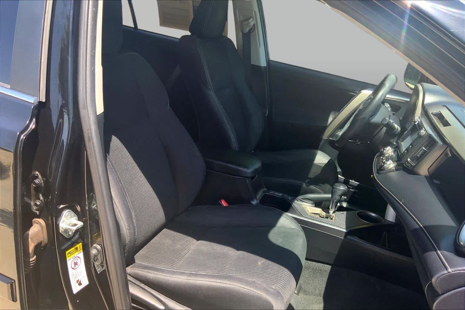 Used 2013 Black Toyota XLE image 8