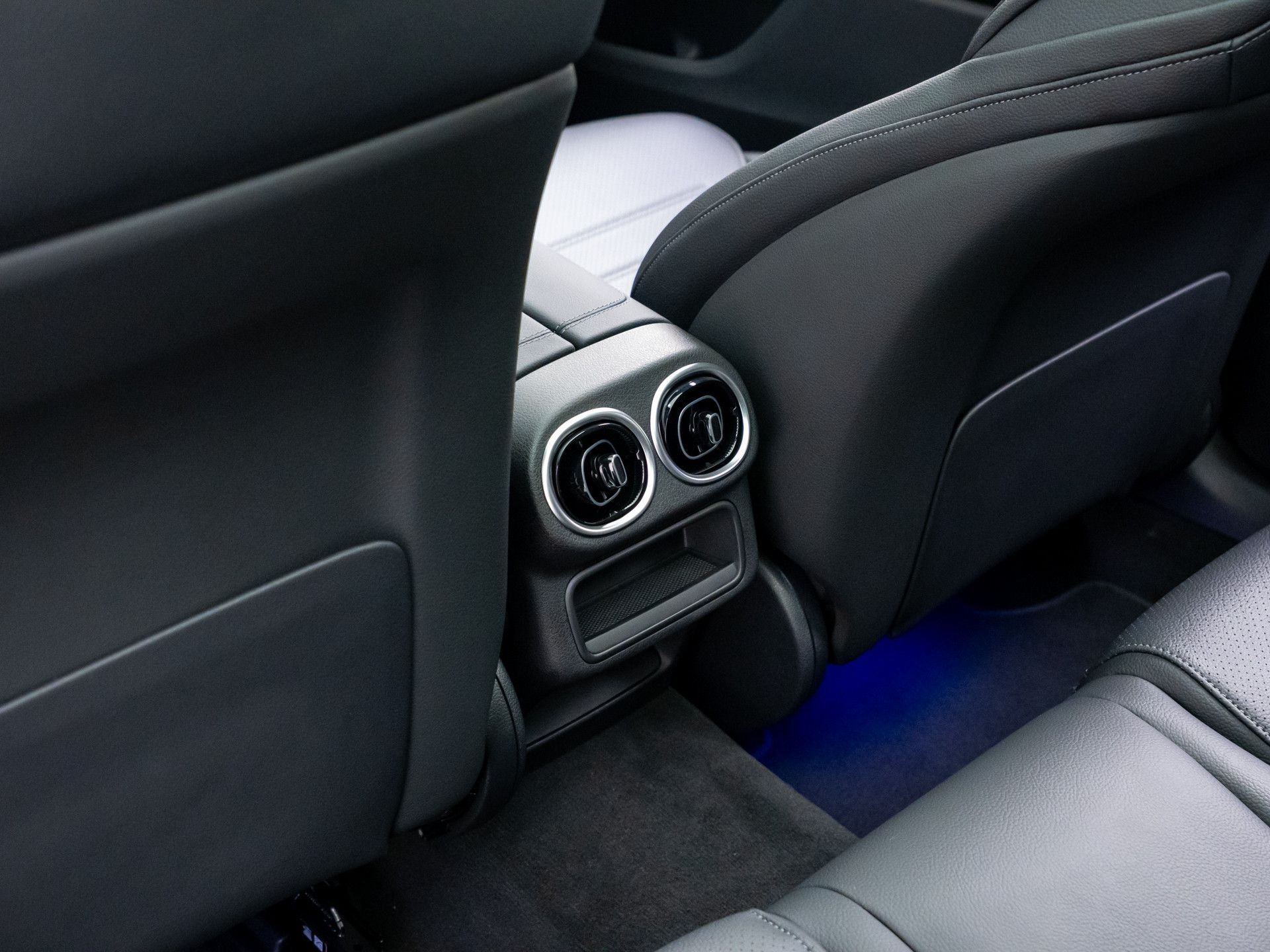 New 2026 Black Mercedes-Benz GLC 300 image 19