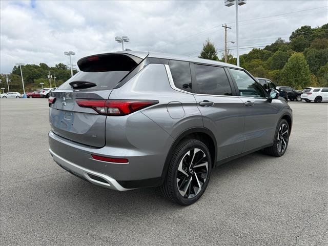 Used 2024 Mercury Gray Metallic Mitsubishi SE image 5