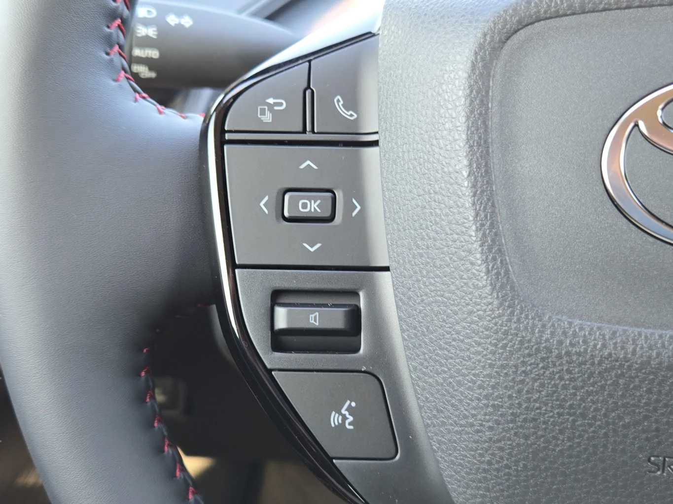 2026 Toyota Prius Plug-in Hybrid XSE - Photo 22