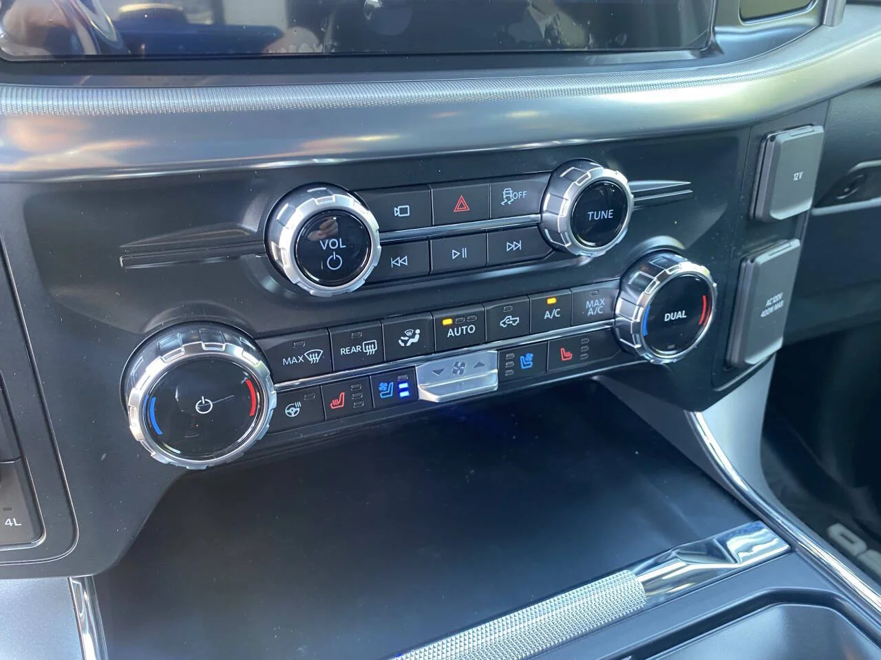 2025 Ford F-150 Lariat - Photo 23