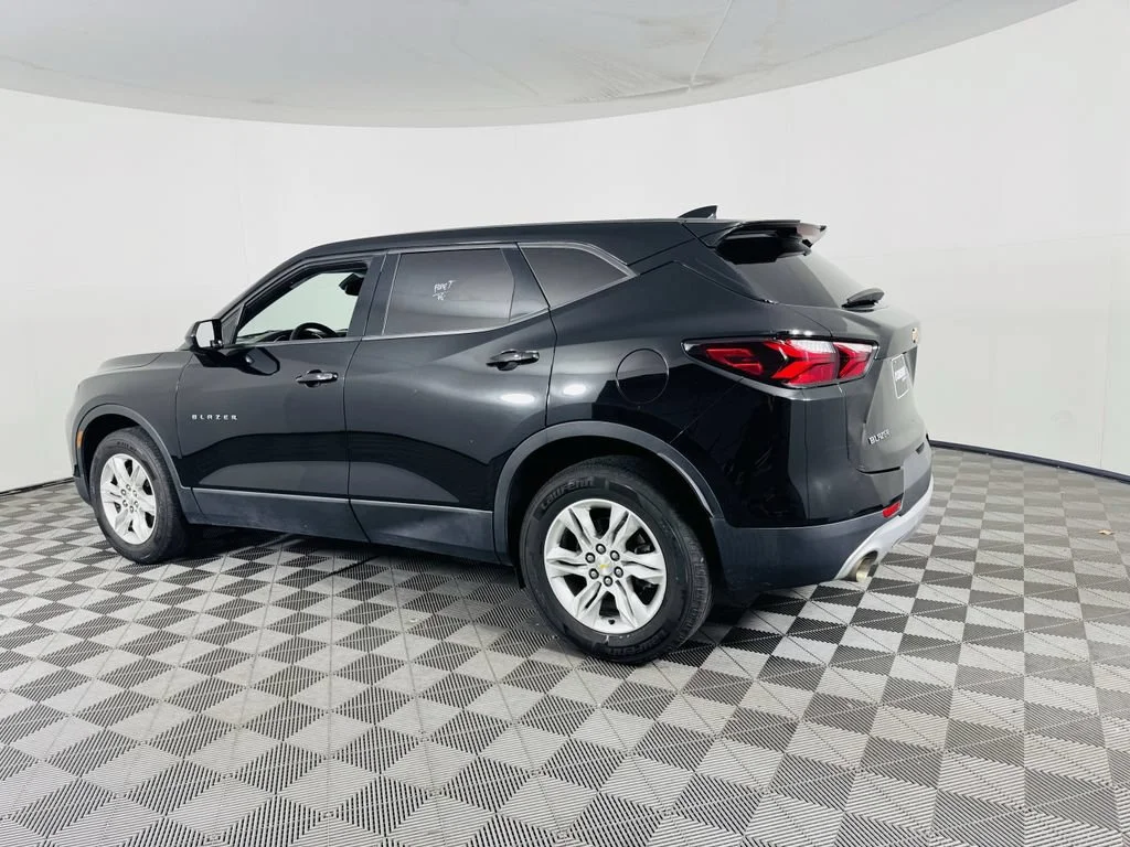 Used 2022 Black Chevrolet 2LT image 23